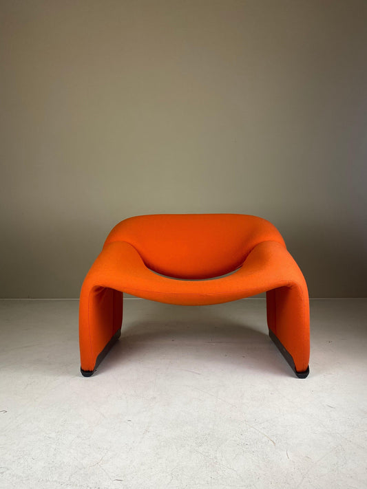 Breng de uitgesproken vorm van deze iconische designfauteuil opnieuw tot leven